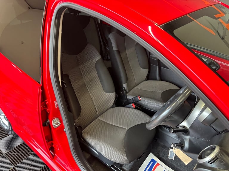 2014 Toyota AYGO 1.0 VVT-i Move with Style 5dr HATCHBACK Petrol Manual