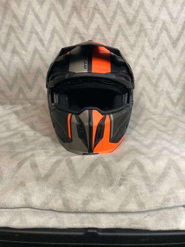 MT Helmet Street-Fighter Twin size 59-60cm