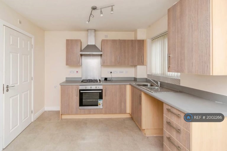 3 bedroom house in Goscote Lane, Walsall, WS3 (3 bed) (#2002266)