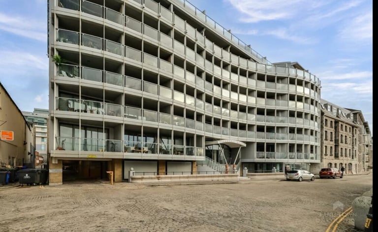 2 bed apartment with pool and gym access