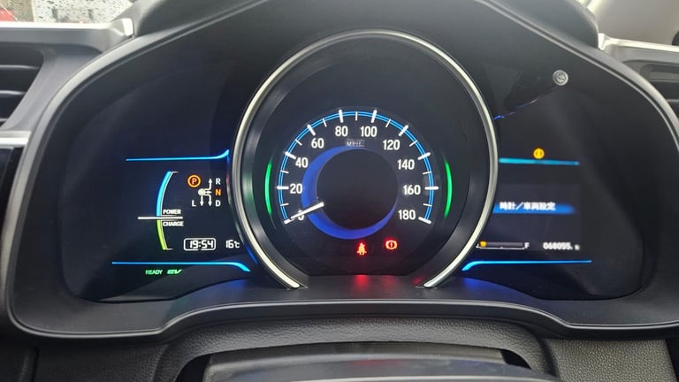 2014 Honda jazz hybrid automatic