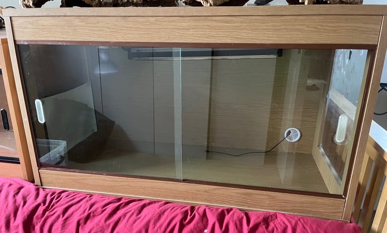 Vivariums and insect house