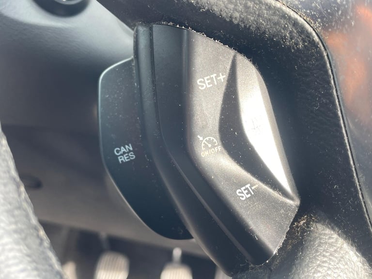 2011 Ford Focus 1.6 Titanium Euro 5 5dr HATCHBACK Petrol Manual