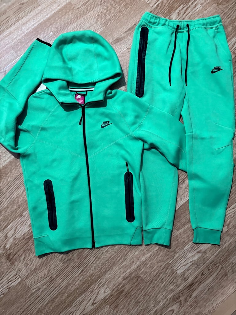 Nike Tech Fleece Spring Green Windrunner Tracksuit Size Small