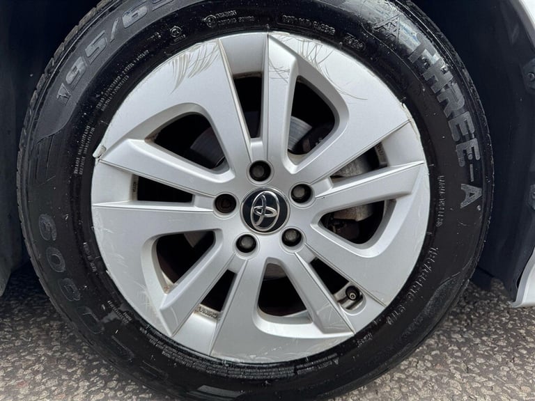 2016 Toyota Prius 1.8 VVT-h Active CVT Euro 6 (s/s) 5dr Hatchback Petrol/Ele Automatic