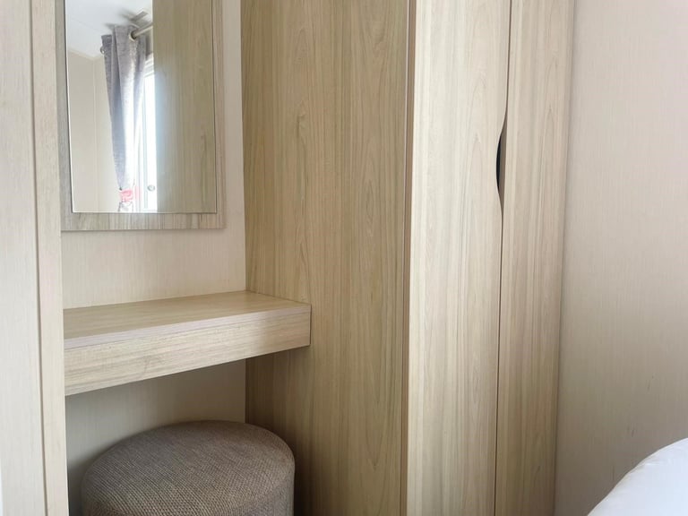 CHEAP STATIC CARAVAN FOR SALE AT BROADLAND SANDS HOLIDAY PARK - 11.5 MONTH OWNER SEASON