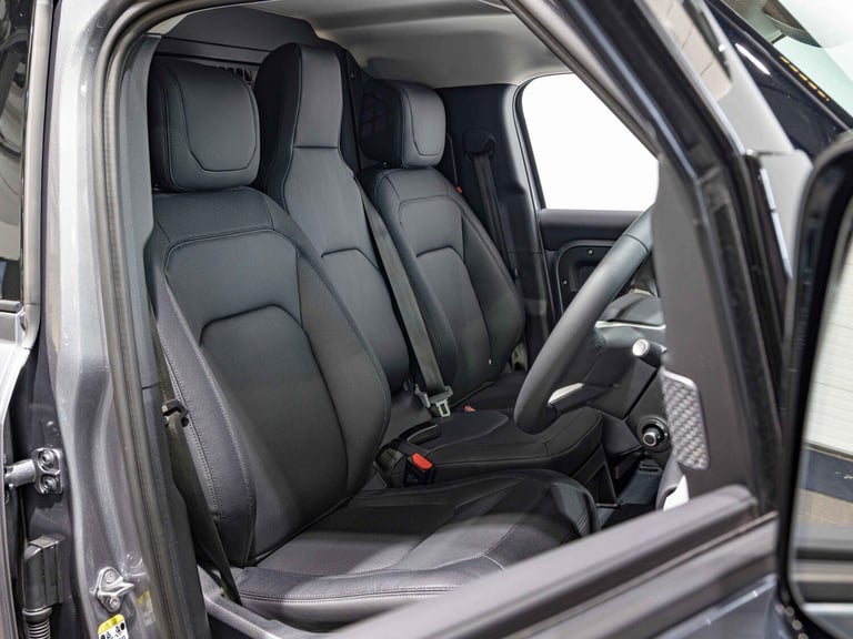  Land Rover Defender 110 3.0 D300 MHEV X-Dynamic HSE Hard Top SUV Auto 4WD MWB Euro 6 (s/s) 5dr D...
