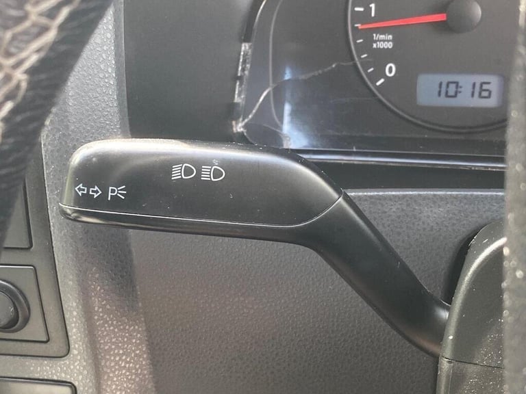 2006 Volkswagen Transporter 2.5 TDi T32 REAR LONGUE-5 BELTS-20 inch ALLOYS-PRIVATE PLATE MOTORHOM...