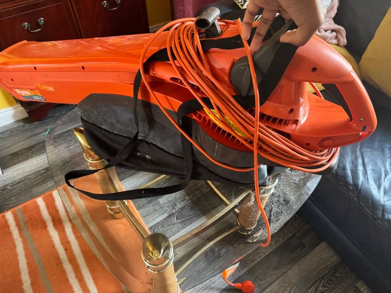 Flymo garden vac 2700w