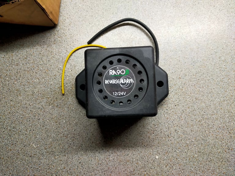 CAR/VAN OR TRUCK REVERSE WARNING ALARM/BLEEPER. 12/24 VOLT