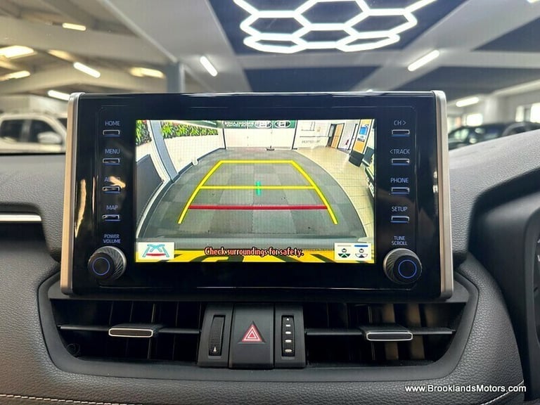Toyota RAV4 2.5 VVT-I DESIGN [SAT NAV, REVERSE CAMERA &amp; 4WD]