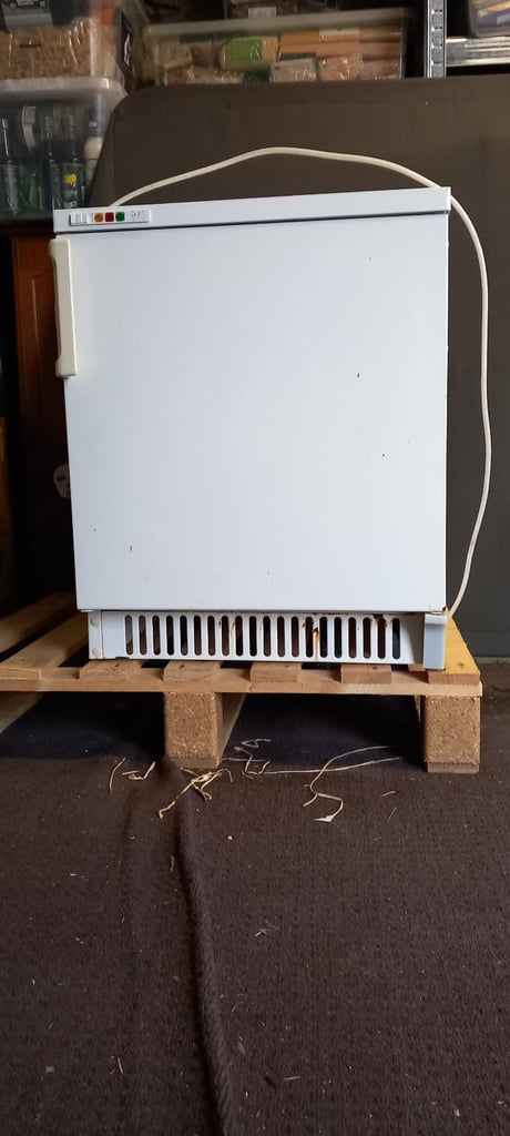 Table top freezer