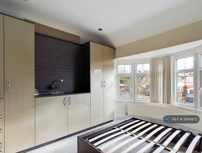 3 bedroom house in Newlands Drive, Birmingham, B62 (3 bed) (#2640872)