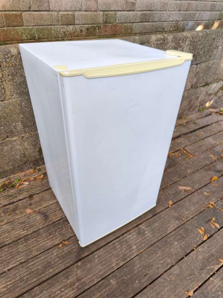 image for Freezer undercounter CURRYS * A+ Energy