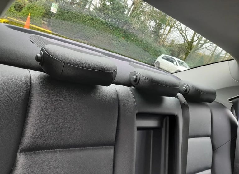 Mercedes Benz Merc Sports Kompressor C180K Automatic C Class Auto Cheap Black Salon Car.           