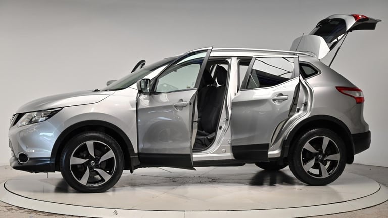 2015 Nissan Qashqai 1.6 dCi n-tec+ XTRON 2WD Euro 6 (s/s) 5dr HATCHBACK Diesel Automatic