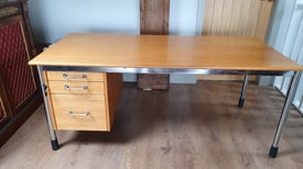 Large desk with integrated drawer unit