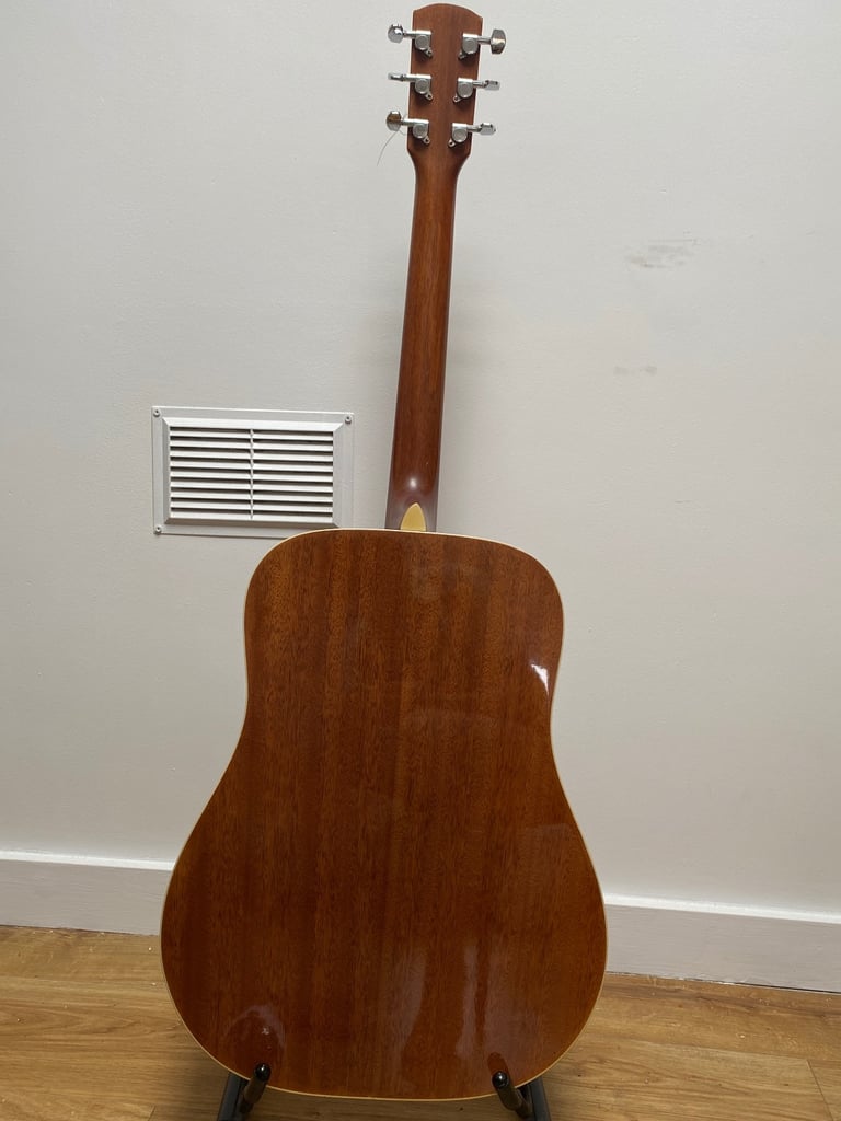 Left-Handed Acoustic Guitar (Alvarez)