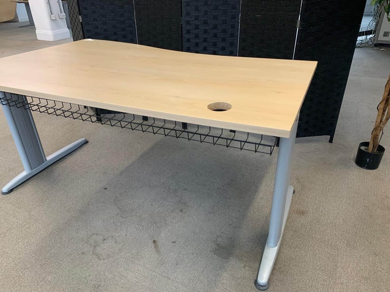 Used office wave desks for sale wood £75 each 30 available