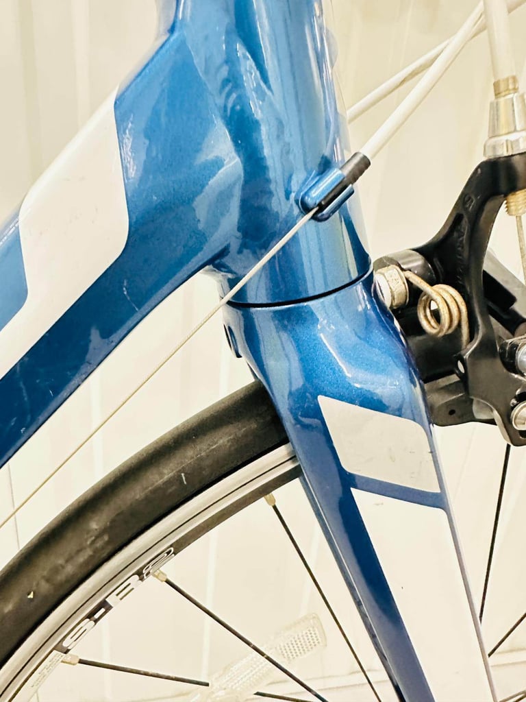 GIANT DEFY Size/M Super LW 20 Speed STI Gears Road Bike