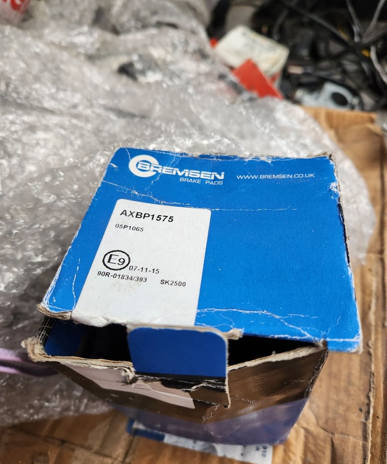 Brake pads and discs 