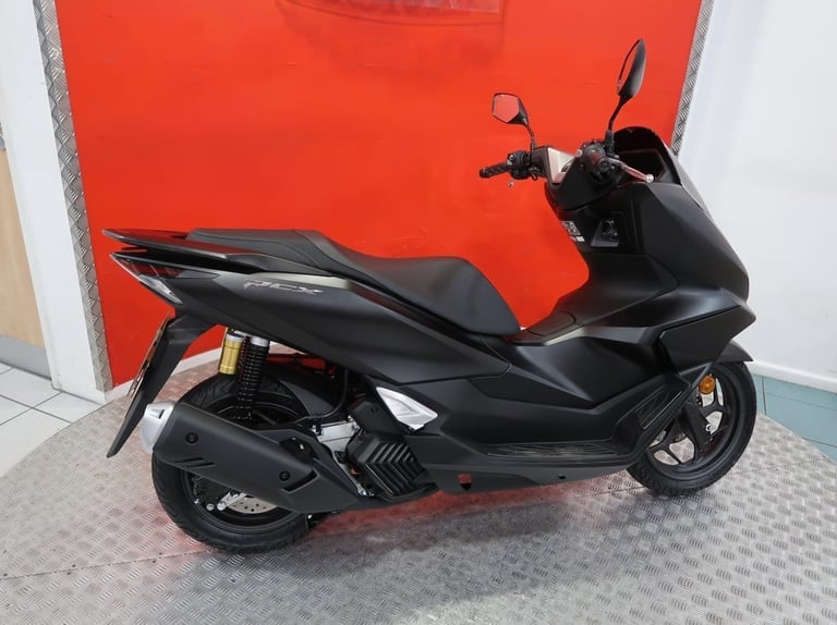 Brand new 2025 Honda PCX125 DX