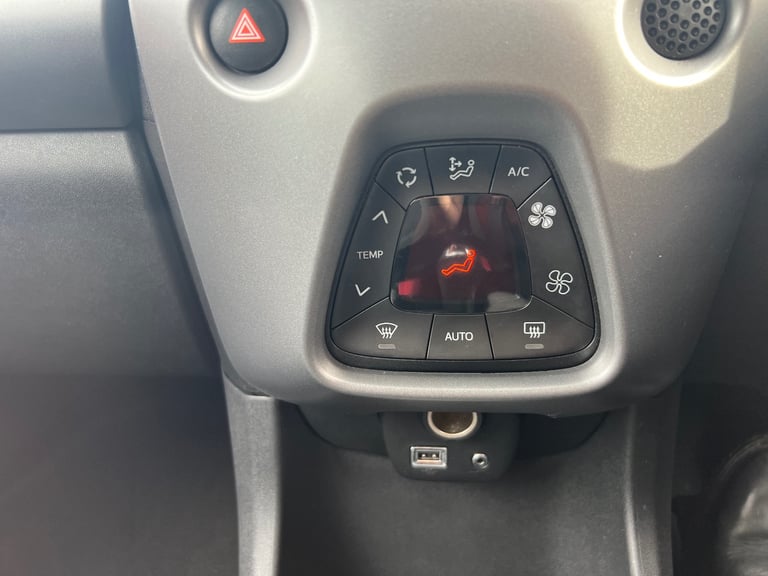 Toyota, AYGO, Hatchback, 2019, Manual, 998 (cc), 5 doors