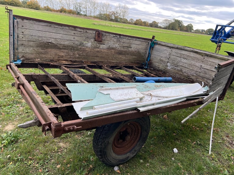 Tractor 3ton tipping trailer
