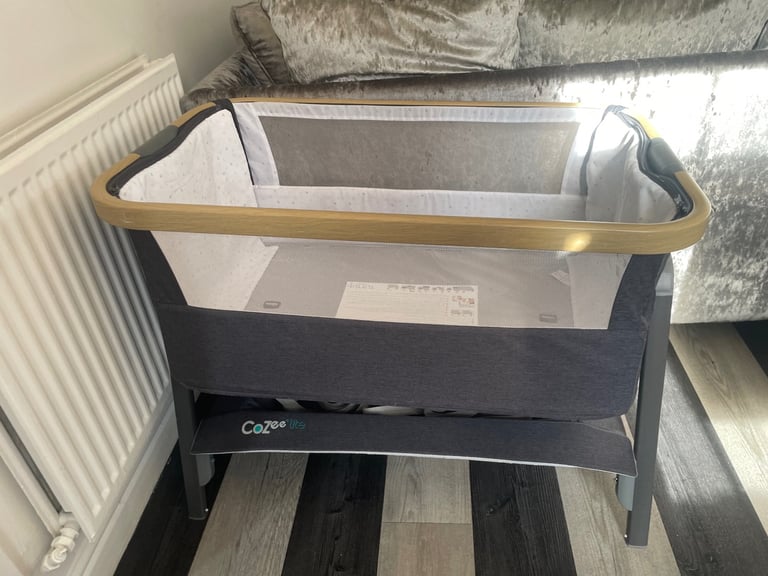 Tuttie cot mosses basket new condition 
