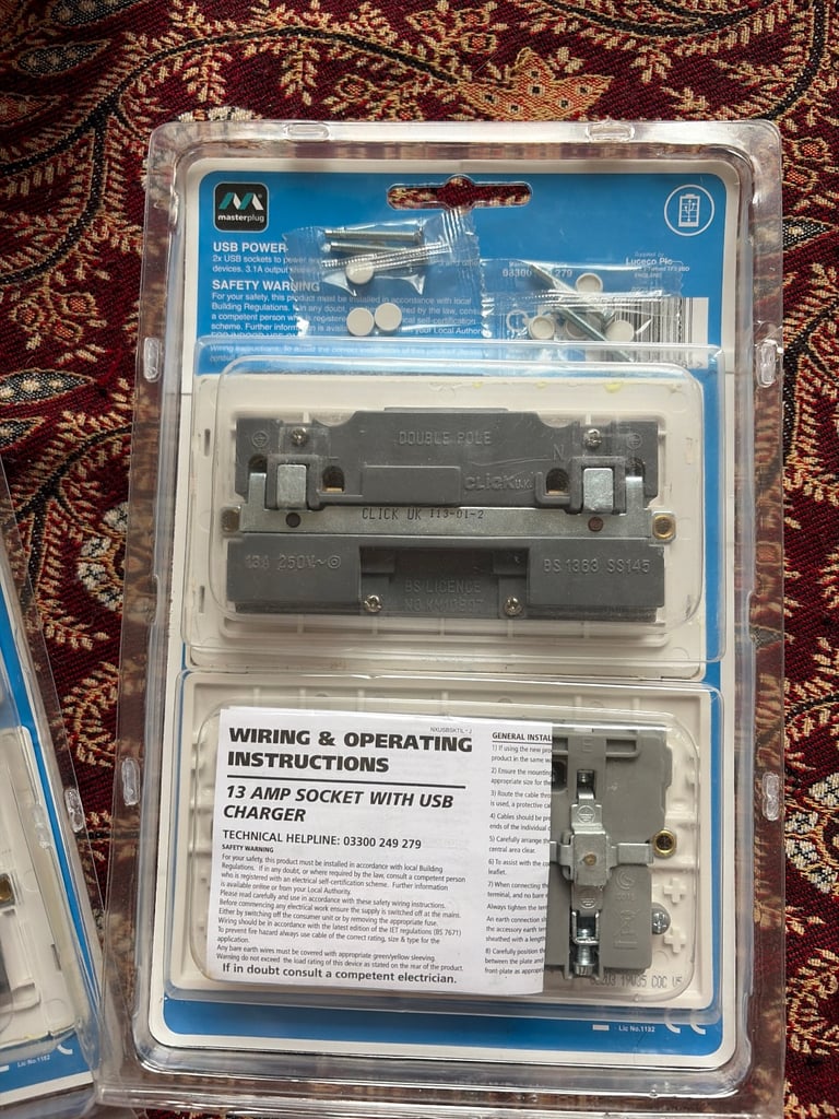 3 classic double wall socket + 1 usb double socket 