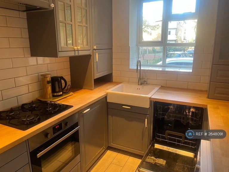 2 bedroom flat in Hartswood House, London, SW2 (2 bed) (#2648091)