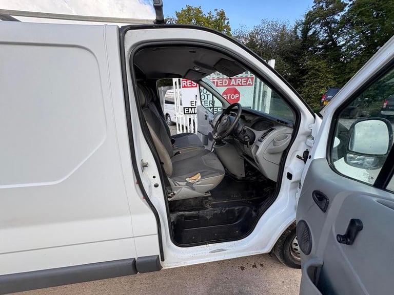 2010 Vauxhall Vivaro Vivaro  2900 CDTI LWB Panel Van DIESEL Manual