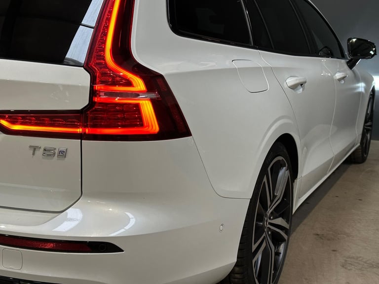 2019 Volvo V60 2.0 T5 R-Design Pro Auto Euro 6 (s/s) 5dr ESTATE Petrol Automatic