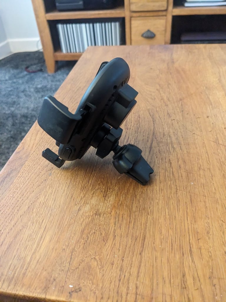 Air vent wireless charger 