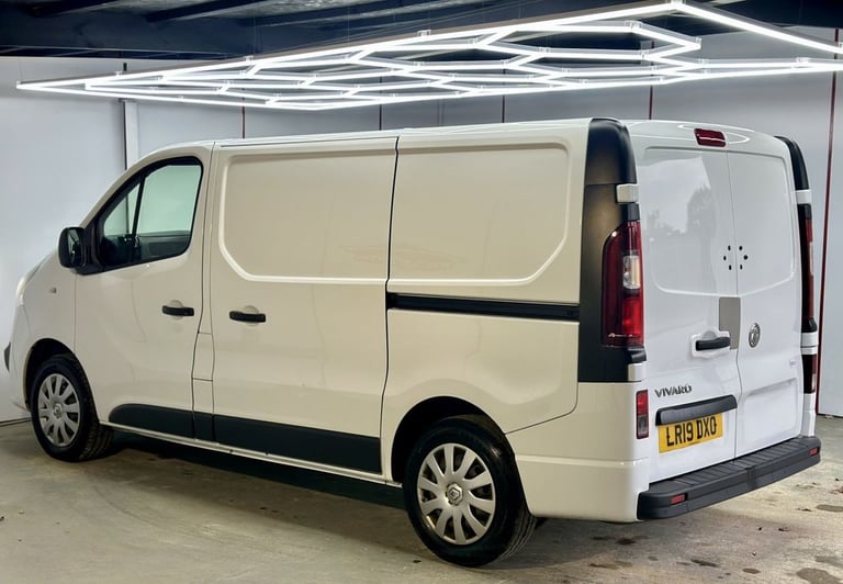 2019 Vauxhall Vivaro 2700 1.6CDTI 120PS Sportive H1 Van PANEL VAN DIESEL Manual