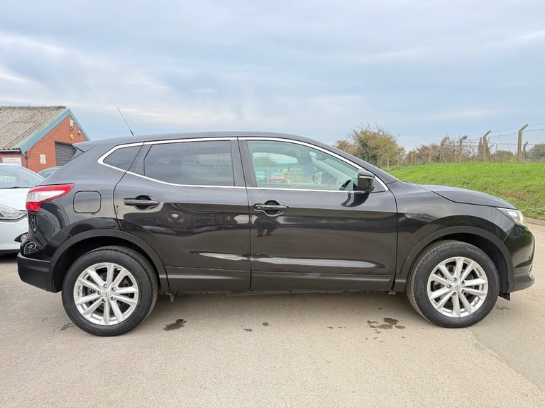 2014 Nissan Qashqai 1.2 DiG-T Acenta Premium 5dr HATCHBACK Petrol Manual