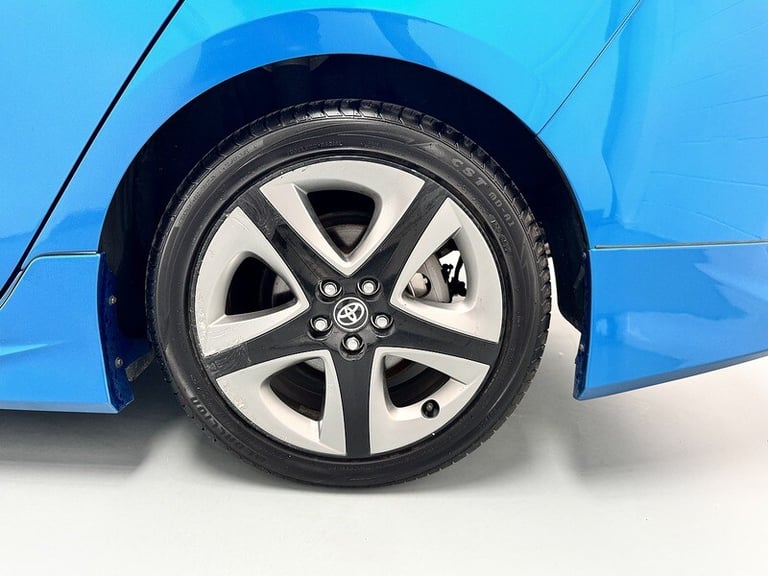 2025 Toyota Prius Vvt-I Active Hatchback HYBRID ELECTRIC Semi Automatic