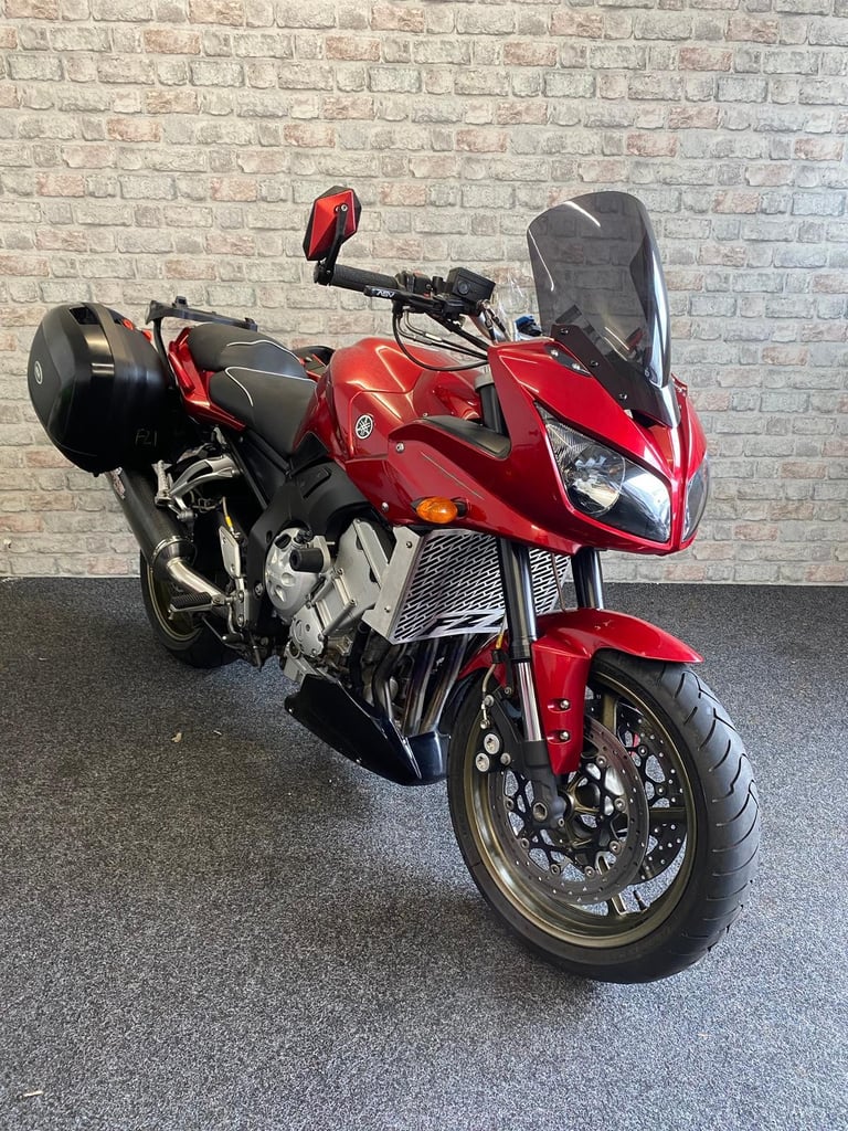 2008 Yamaha FZ1 1000 Fazer - HPI clear - Long Mot - Panniers 