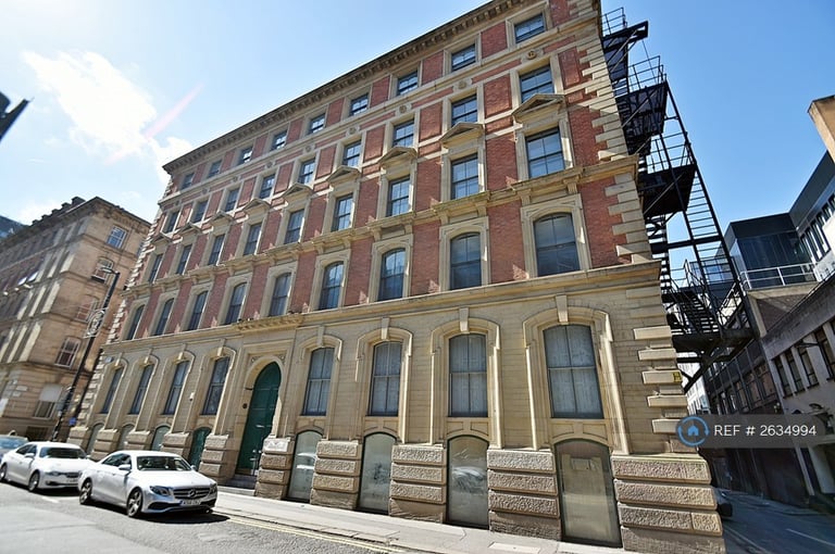 2 bedroom flat in Charlotte Street, Manchester, M1 (2 bed) (#2634994)