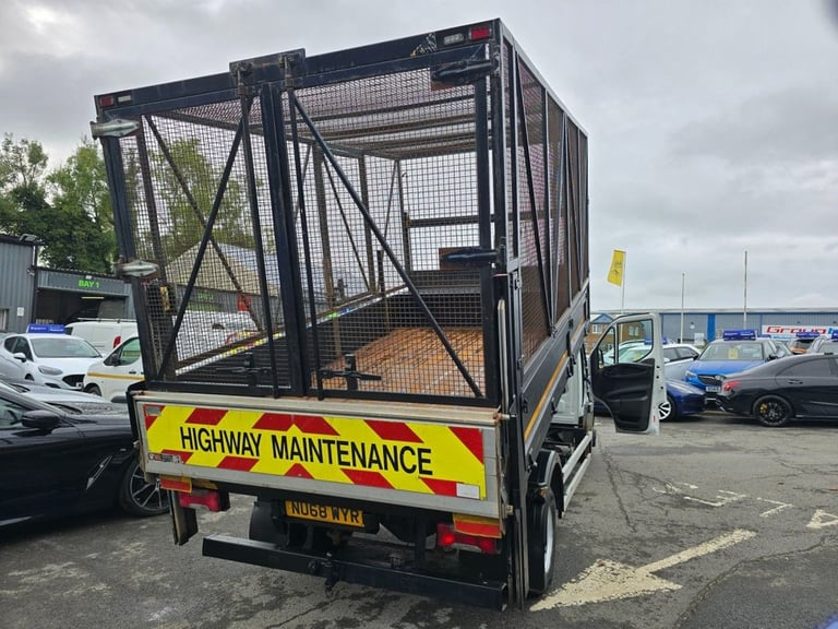 2019 Iveco Daily 3.0D HPI 65C caged Tipper in white, 45,000 miles, 1 owner, Euro 6 ULEZ, 6-s TIPP...