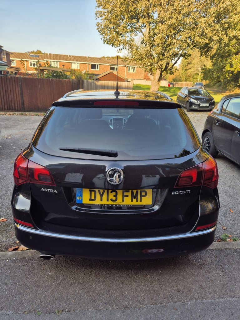 Vauxhall, ASTRA, SRI, Estate, 2013, Manual, 1956 (cc), 5 doors