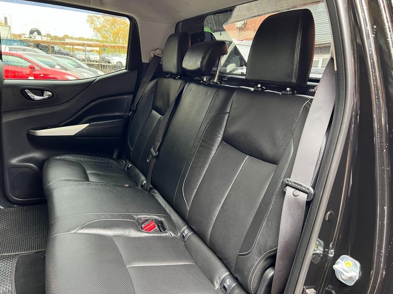 2017 Nissan Navara Double Cab Pick Up Tekna 2.3dCi 190 4WD PICK UP DIESEL Manual