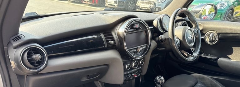 2014 MINI Hatch 1.5 Cooper D 3dr ++ CHILI PK / MEDIA XL / BLACK PK / 20 TAX / ULEZ ++ HATCHBACK D...