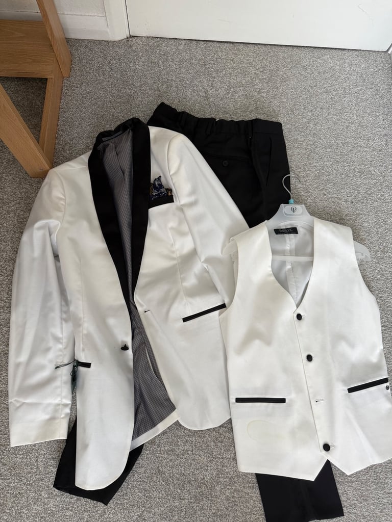 image for Kids White Suit worn with DAVID BECKHAM
