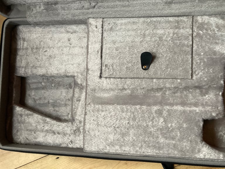 Ibanez Premium Soft Rigid Case for RG series electric guitars