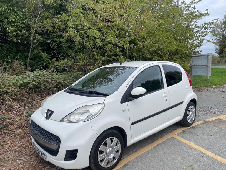 PEUGEOT 107 1.0 ENVY 60 REG WHITE 5 DOOR MOT FEBRUARY 2026 TAX £20 LOW INSURANCE 60+MPG