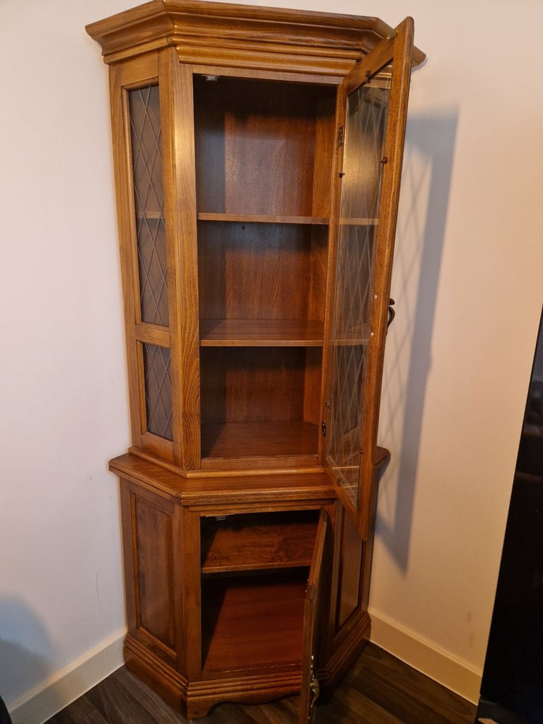Corner display cabinet