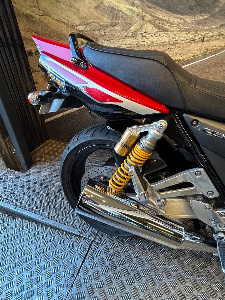 YAMAHA XJR1300SP 2001 MOTORCYCLE, 22K MILES, 3 OWNERS FROM NEW, (ATMOTORCYCLES)