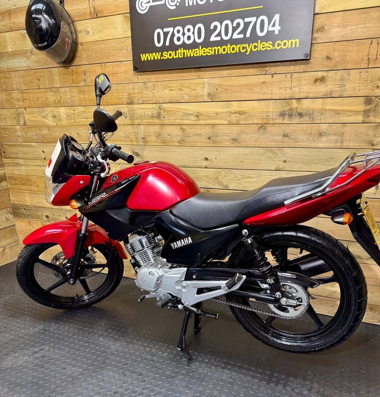 Yamaha YBR125 YBR 125 / 2016 model / JUST 832 MILES!