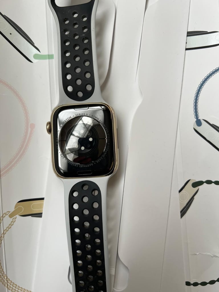 Apple Watch Series 8 45MM stainless steel Gold 